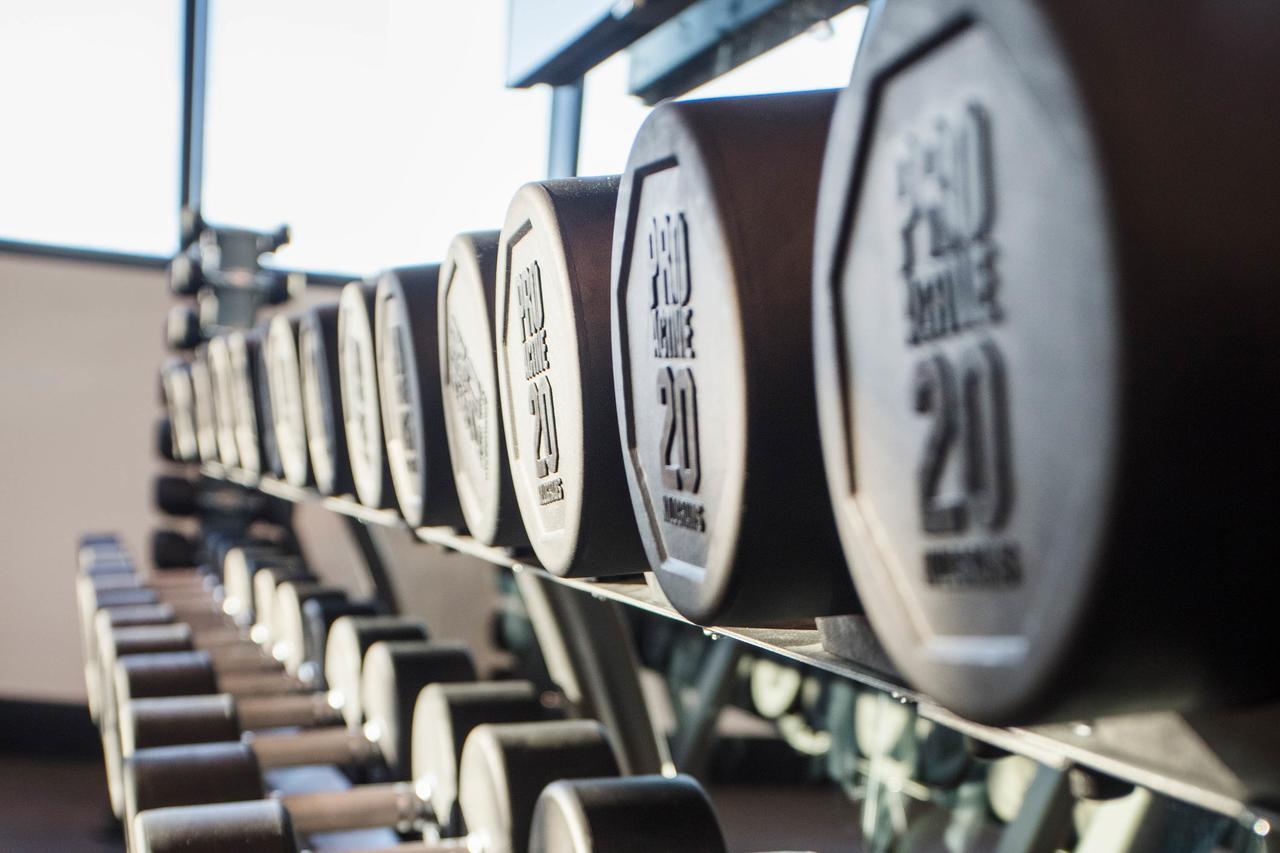 Fv By Peppers Aparthotel Brisbane Exterior foto Dumbbells on a rack