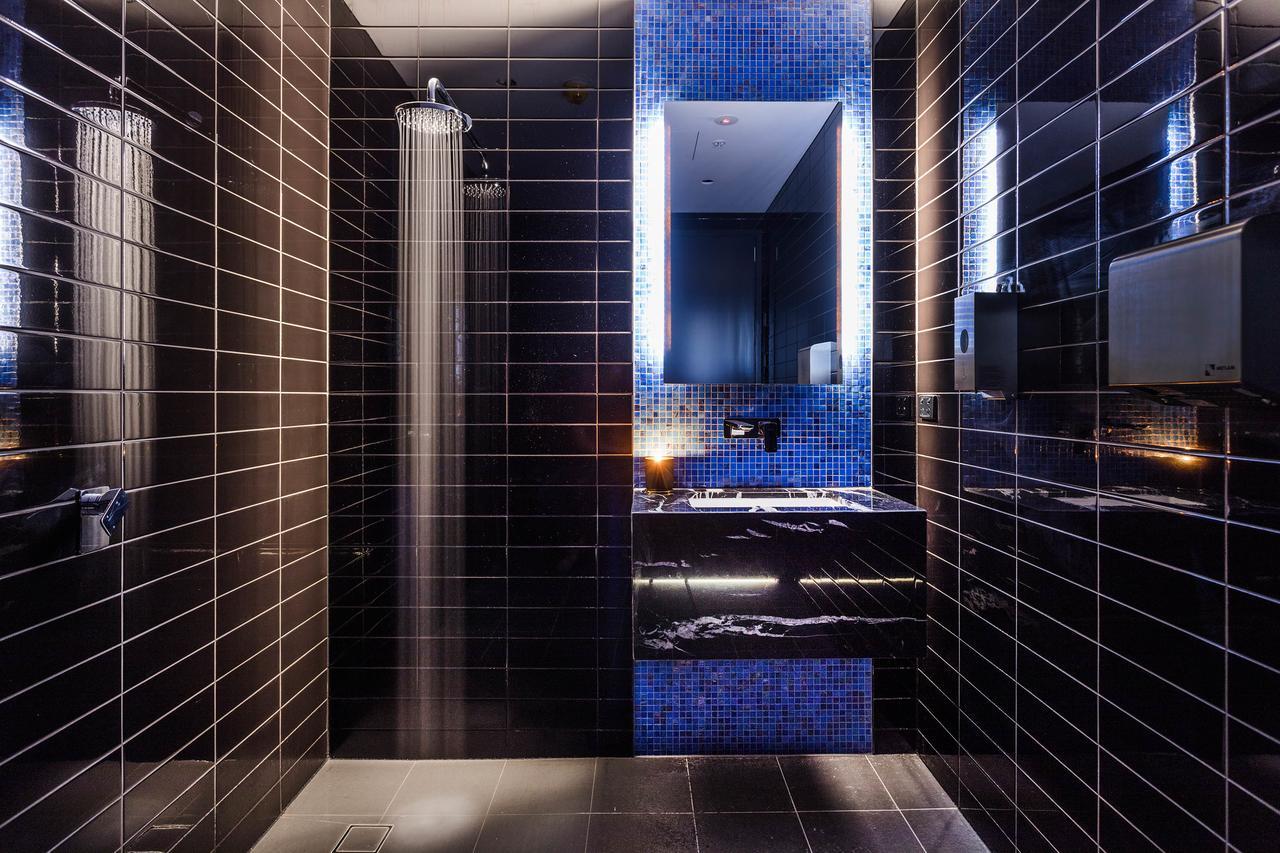 Fv By Peppers Aparthotel Brisbane Exterior foto Bathroom