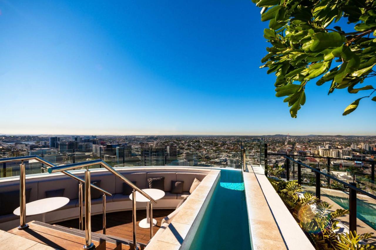 Fv By Peppers Aparthotel Brisbane Exterior foto Skyline pool