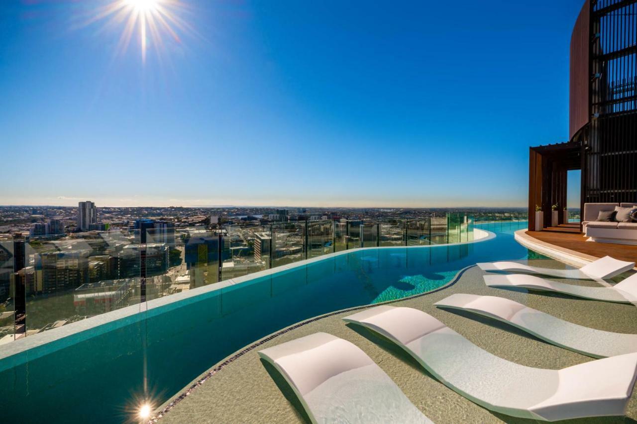 Fv By Peppers Aparthotel Brisbane Exterior foto Skyline pool